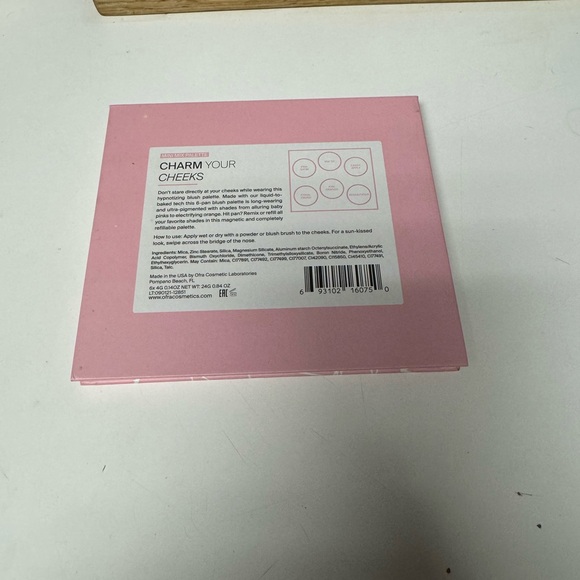 OFRA Charm Your Cheeks Palette - Picture 2 of 3